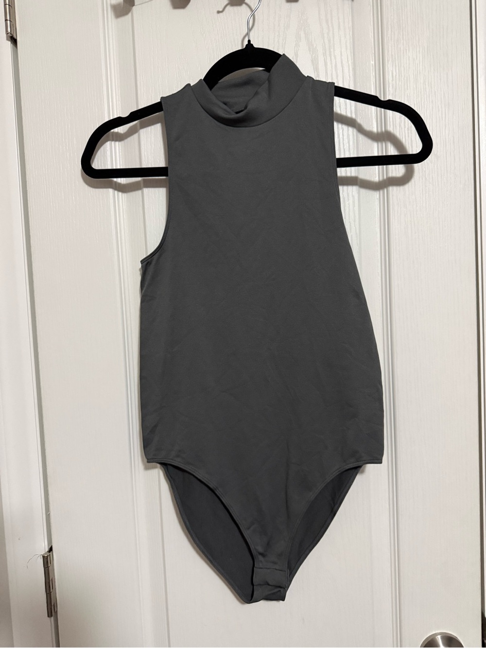 5 Pieces MSRP $90.00 bodysuits - Picture 4 of 6